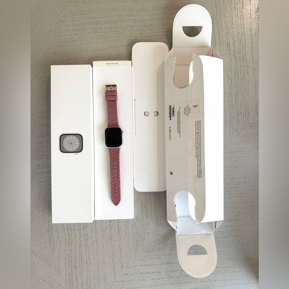 Apple Watch Series 8 41mm Silver Aluminum Case White Sport Band Like New - Picture 3 of 8